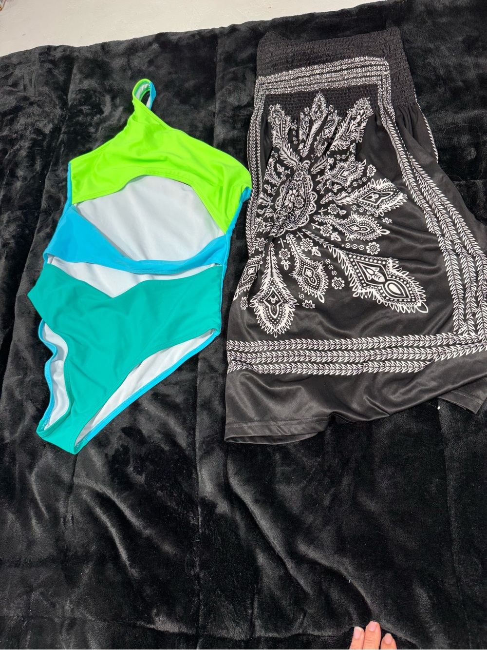 Colorblock One-Piece Swimsuit and  a black Venus cover